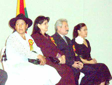 Sabina Cuéllar, esposos Costas, esposa Ortíz