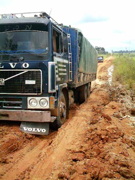 desastroso estado de carretera a Cobija