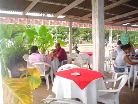 restaurant en la plaza