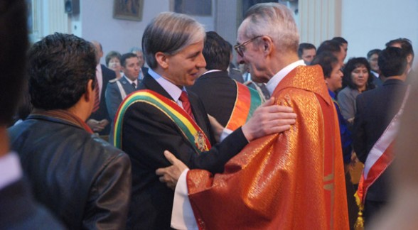 Vicepresidente García Linera con Arzobispo Tito Solari