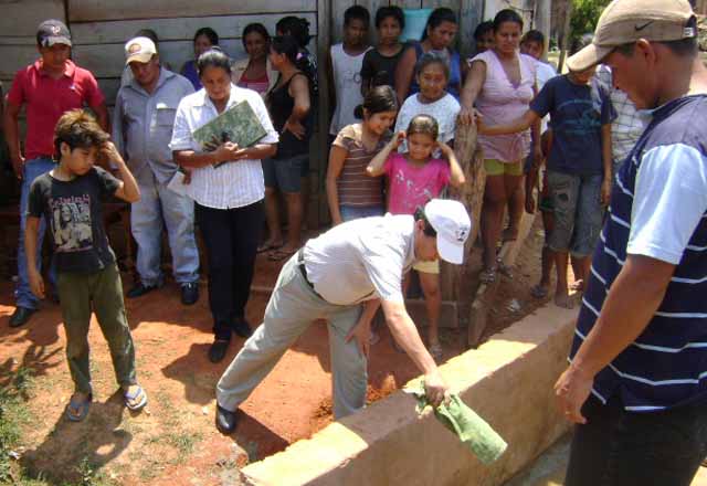 más canales  para el drenaje pluvial